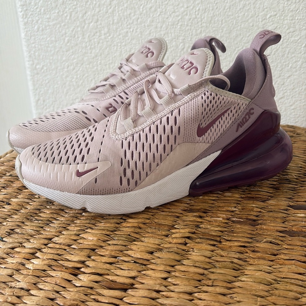 Nike Air Max 270 Barely Rose Pink Sneaker AH6789-601 Women’s Shoe Size 8